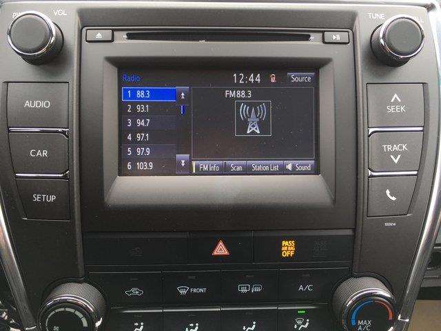 2017 Toyota Camry SE 4dr Sedan